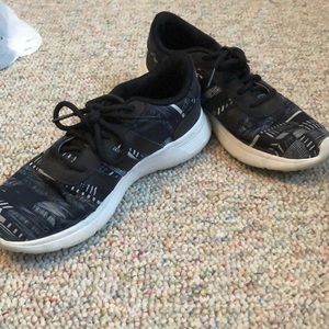 Used Adidas Neo Sneakers - memory foam - Black/whi